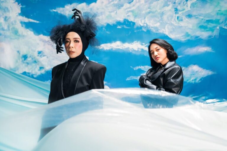 Dengan Teknologi Deep Fake, Melly Goeslaw Wujudkan Mimpi Berduet Dengan Nike Ardila