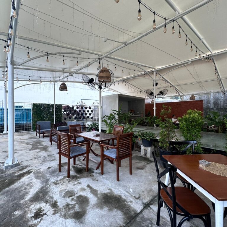Bar-okah Shisa & Cafe Sarinah