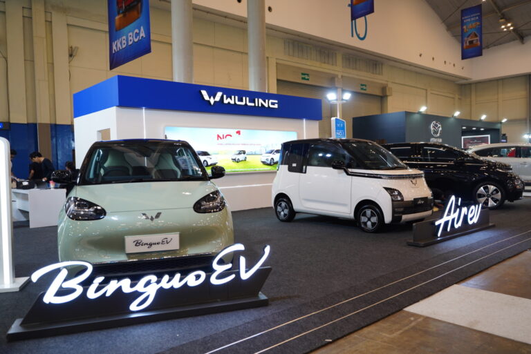 BCA Expo Hadirkan Lini Produk Mobil Listrik ABC Stories, Almaz Hybrid dan Alvez
