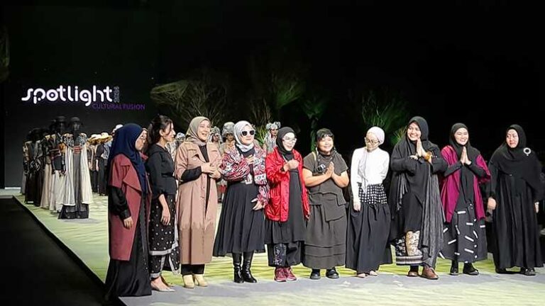 Spotlight Indonesia 2024 Bertemakan Cultural Fusion, Fokus Fesyen & Wastra Indonesia