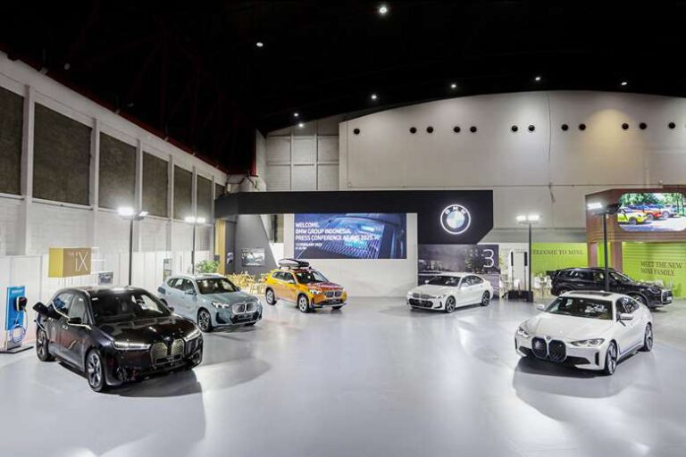 BMW Group Indonesia di IIMS 2025:  Driven By JOY And The Perfect Moment To Own Your Dream BMW & MINI