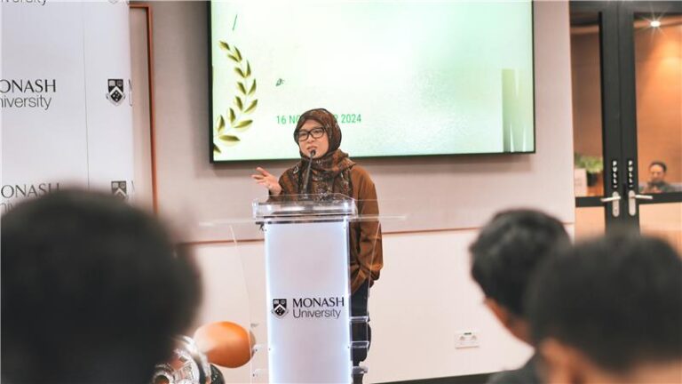 Kisah Dr. Derry Wijaya Tingkatkan Pemberdayaan Perempuan Melalui Teknologi Kisah Dr. Derry Wijaya Tingkatkan Pemberdayaan Perempuan Melalui Teknologi