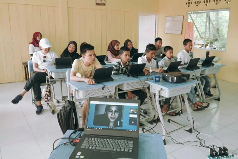 Mengkaji Kesenjangan Gender Waktu Belajar Anak-Anak di Permukiman Informal di Indonesia