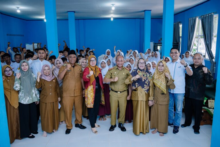 Asuransi Astra bersama OJK Lampung, Berikan Literasi dan Inklusi Keuangan serta Resmikan Desa Perkasa