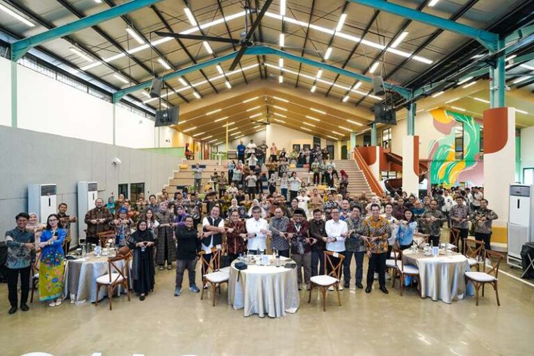 Group CEO ParagonCorp: “Paradaya Merupakan Cerminan Semangat Gotong Royong Bangsa Indonesia Group CEO ParagonCorp: “Paradaya Merupakan Cerminan Semangat Gotong Royong Bangsa Indonesia
