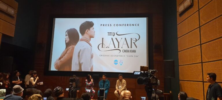 ‘Layar’ Kolaborasi Apik Titi Dj Dan Cakra Khan Untuk Original Soundtrack film Siapa Dia
