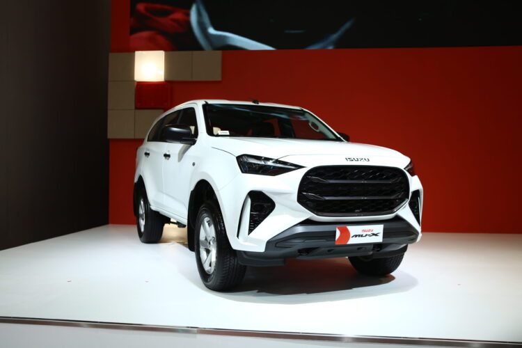 New Isuzu mu-X 4WD Tawarkan Ketangguhan Diarea Offroad, Stylish Nan Modern