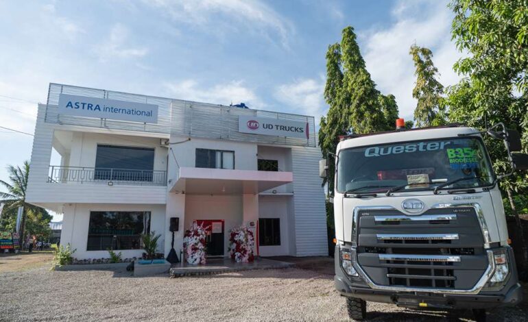 Komitmen 50 Tahun Perkuat Dukungan Transportasi, UD Truck Resmikan Fasilitas Baru di Makassar