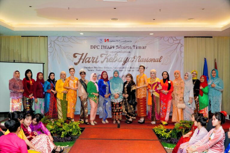Bersama IWAPI DPC Jakarta Timur,  Swiss-Belresidences Kalibata Rayakan Hari Kebaya Nasional