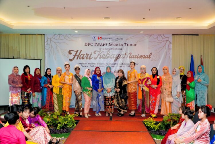 Bersama IWAPI DPC Jakarta Timur,  Swiss-Belresidences Kalibata Rayakan Hari Kebaya Nasional