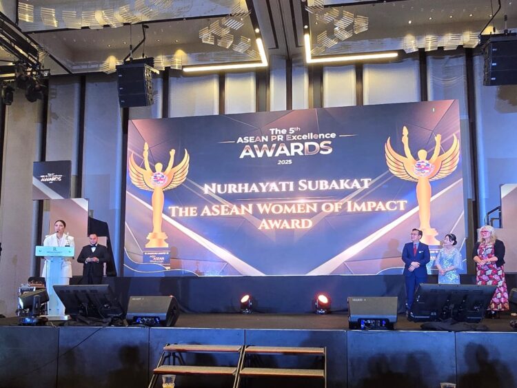 Nurhayati Subakat Terima ASEAN Women of Impact Award 2025
