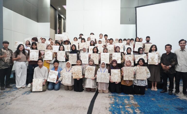 Dari Ampas Kopi Jadi Karya Seni: Anak-Anak Pamerkan Lukisan di Mercure Serpong Alam Sutera