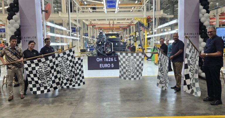 Daimler Commercial Vehicles Manufacturing Indonesia Luncurkan Sasis Bus Mercedes-Benz 1626L Euro 5 Pertama Untuk Ekspor