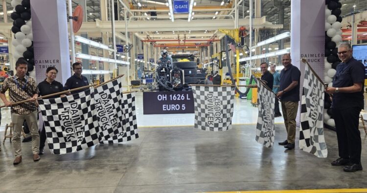 Daimler Commercial Vehicles Manufacturing Indonesia Luncurkan Sasis Bus Mercedes-Benz 1626L Euro 5 Pertama Untuk Ekspor