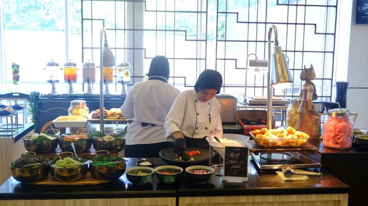 Rayakan HUT RI Ke-80, Aston Priority Simatupang Angkat Resep Warisan Soekarno