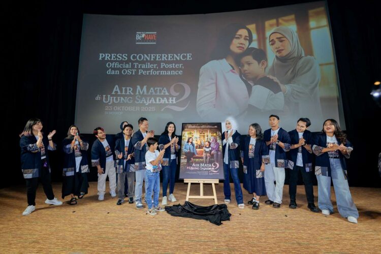Rilisan Official Trailer & Poster, Film Air Mata Diujung Sejadah 2 Ekspos Emosi Dari Dua Ibu