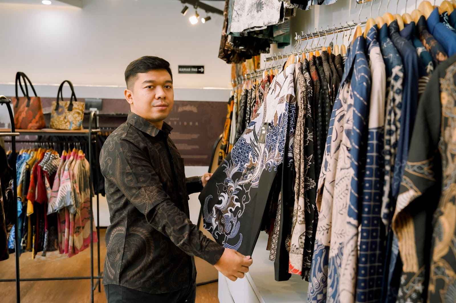 Rayakan Hari Batik Nasional, ‘Festival Batik Lokal’ Hadir di Shopee dengan Ribuan Koleksi dari 3 Kampung Batik Ternama