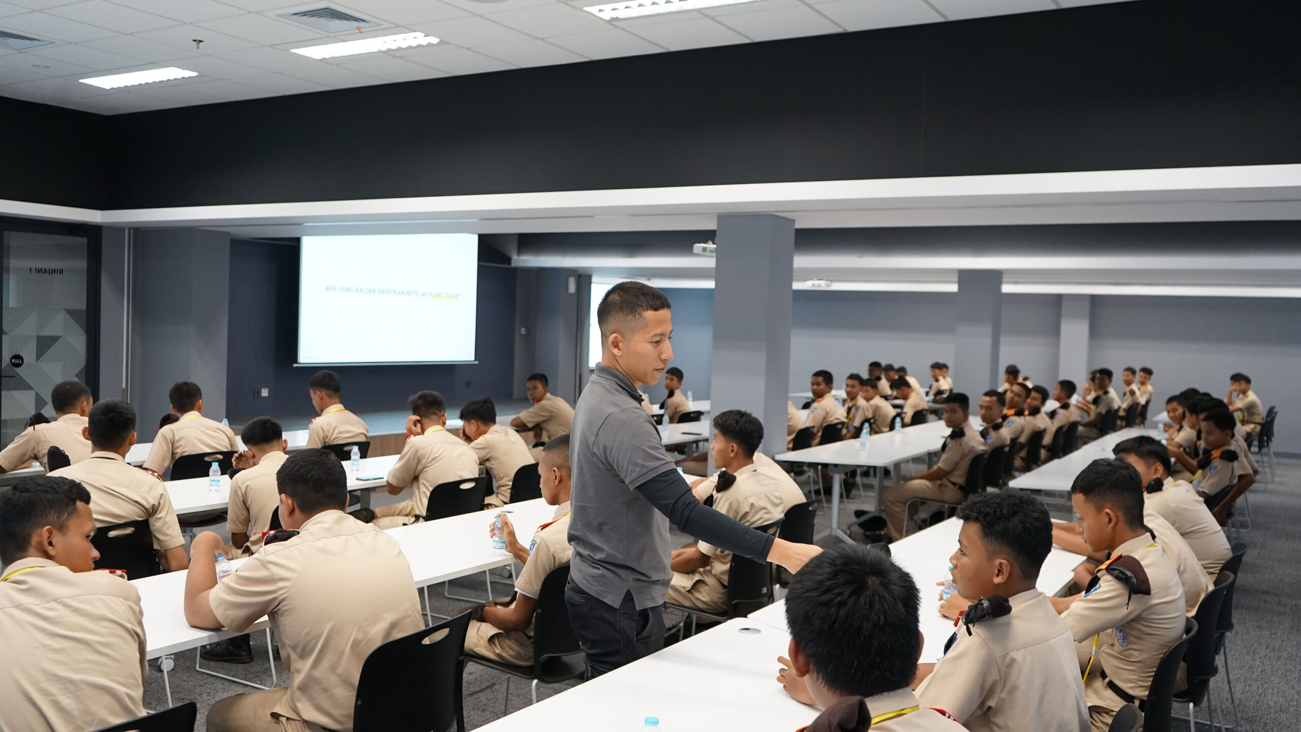 DCVI Wujudkan Komitmen Dukung Pendidikan Melalui Rangkaian Kegiatan Edukasi di SMK Angkasa 1 Jakarta