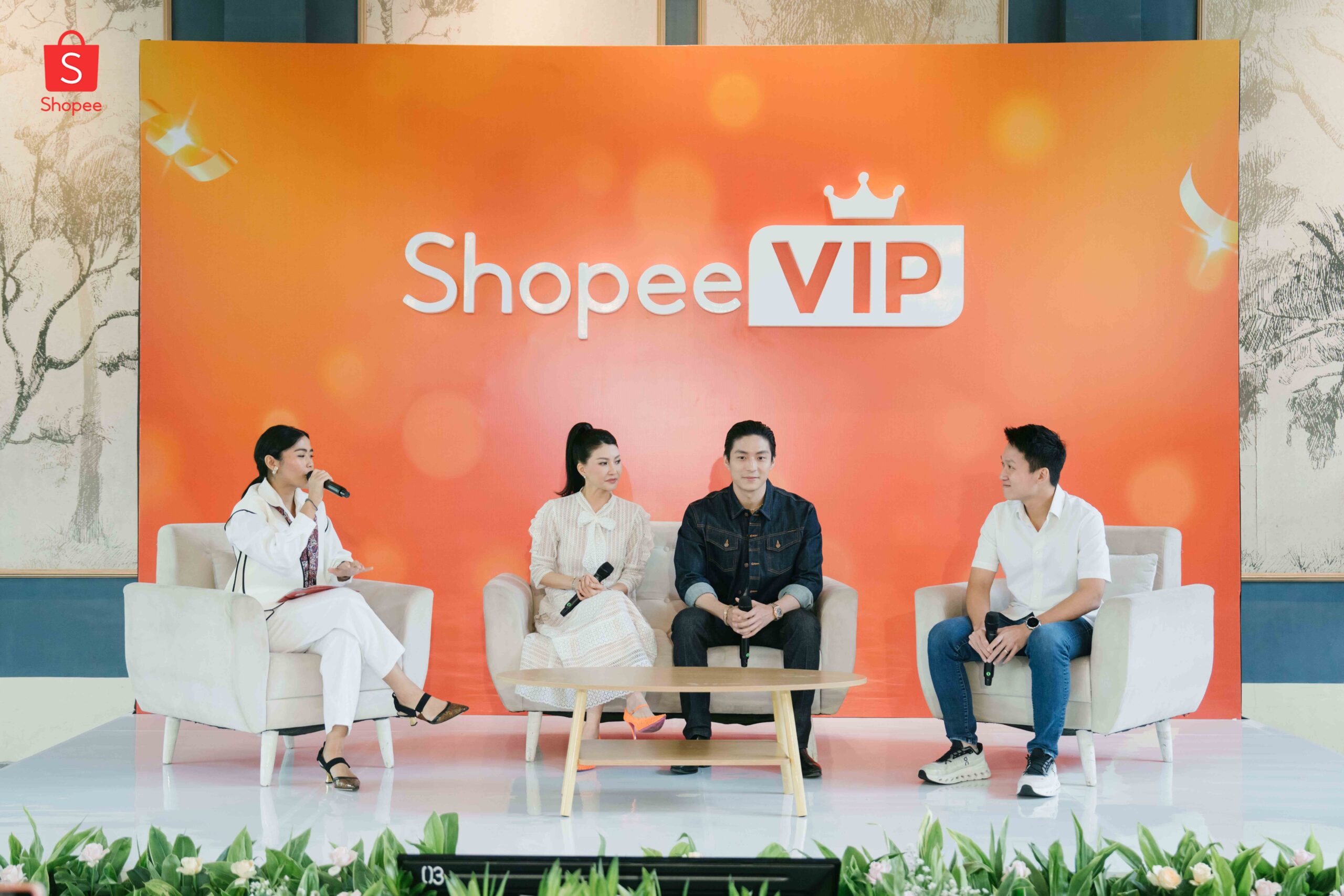 Belanja Pintar Di E-Commerce Ala Pasangan Sarwendah & Giorgio Antonio