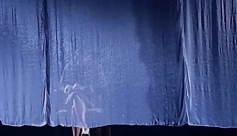 Tampil Monolog Dan Tari, Asmara Abigail Jadi Bagian Perayaan 75 Tahun Hubungan Indonesia-Prancis