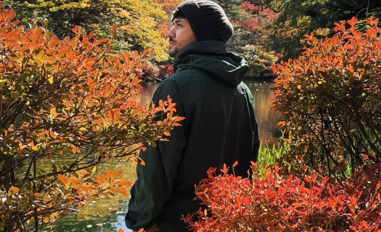 Winter Travel Tetap Stylish! Intip Referensi Gaya Layering Refal Hady Liburan di Jepang