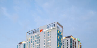 Rayakan Tahun Baru 2026 Dengan Suasana Neon Futuristik “Light It”