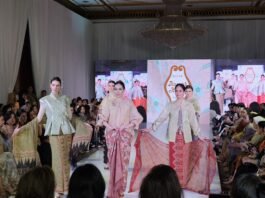 Fashion Show Batik Ternama Danar Hadi