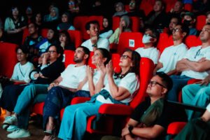 "Tangis Christine Hakim saat memberikan testimoni"