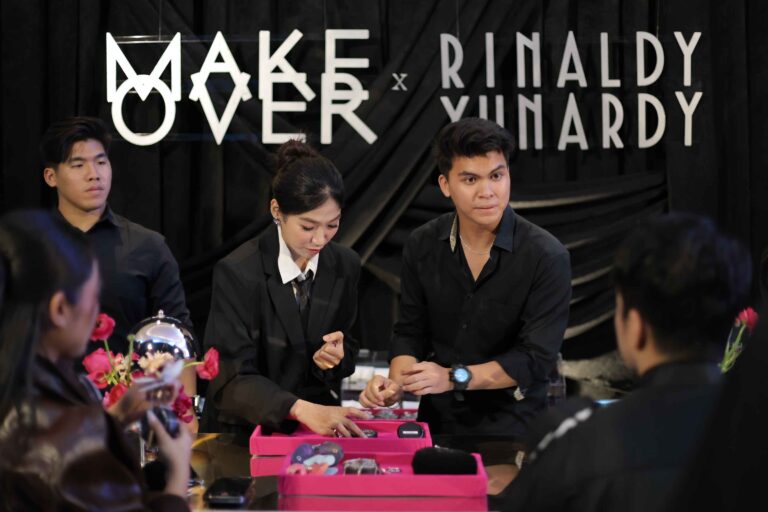 Make Over Bersama Rinaldy Yunardi Luncurkan Powerstay Matte Powder Foundation Special Edition