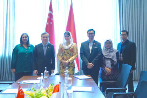 Pertemuan Bilateral Wamendag RI Dyah Roro Esti dan VPM Singapura Gan Kim Yong di Filipina 2026