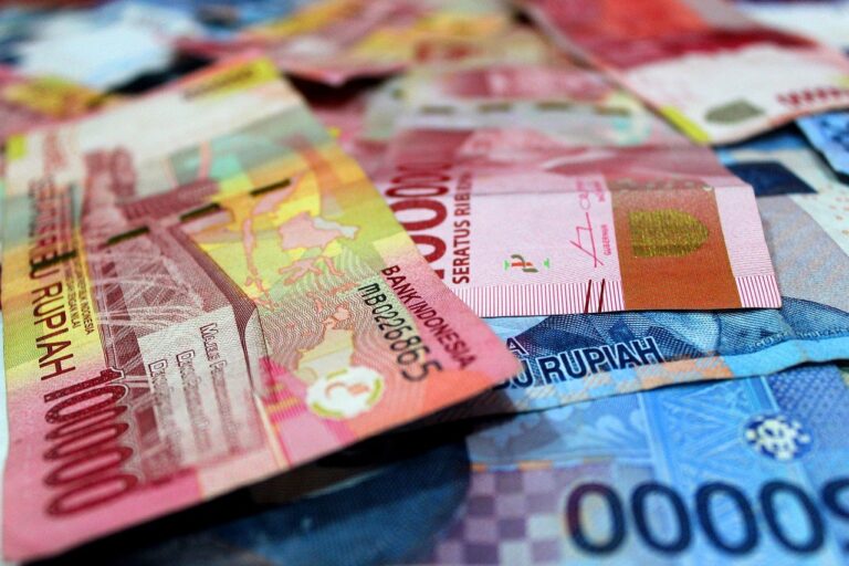 “Perasaan THR-nya baru masuk, kok udah abis sih?” Ini Tips Mengelola THR!