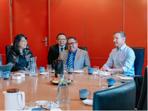 Wakil Gubernur DKI Jakarta Rano Karno saat membahas kerjasama Jakarta Kopenhagen terkait pembangunan kota livable dan berkelanjutan di Denmark.