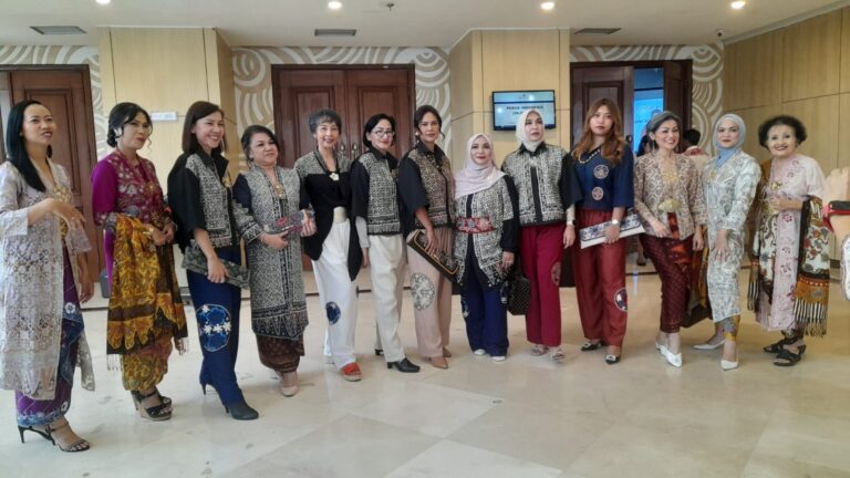 Indahnya Motif Batik Antik Pada Koleksi Kartini Dari Batik Chic