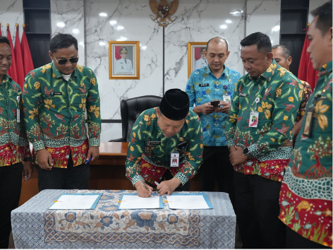 Kabupaten Kepulauan Seribu berkomitmen menerapkan pemilahan sampah rumah tangga.