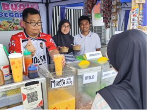 Jati, pelaku UMKM Darirumah Food, berjualan bakso malang di JIS Sport Festival Jakarta Utara, Juni 2026.