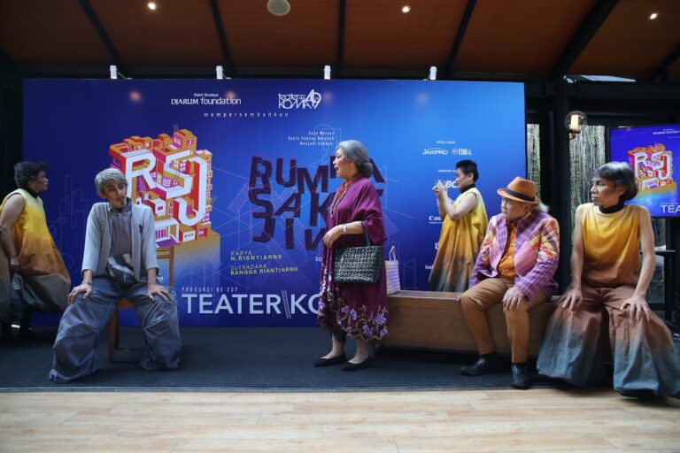 Setelah 35 Tahun, Teater Koma Kembali Hidupkan Suasana ‘Rumah Sakit Jiwa’