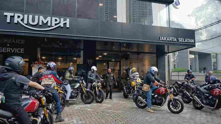TRIUMPH Motorcycles Indonesia Gelar TRIUMPH 400 Series Customer Ride Perdana