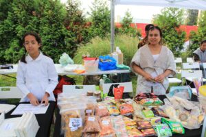 Salah satu stan bazaar UMKM Indonesia, Pesta Rakyat KBRI Warsawa.