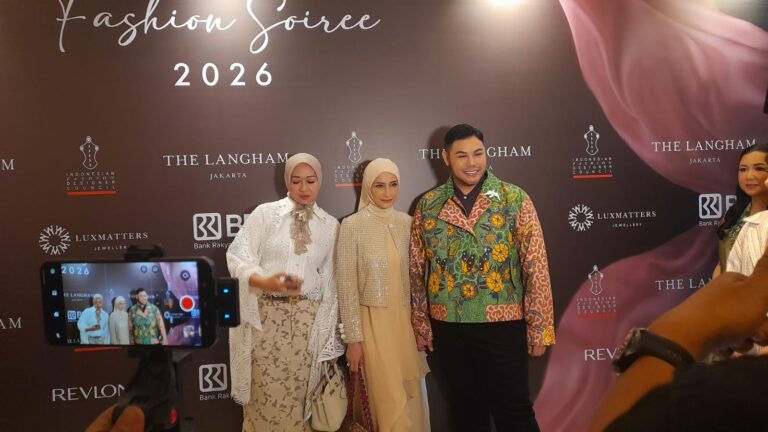 Lewat Wastra Ivan Gunawan Bawa Keindahan Pulau Madura Ke Panggung Glamor Busana