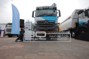 Evolusi produk DCVI Mercedes-Benz Trucks dipamerkan di Mining Indonesia 2026.