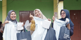 Hijab Lungsuran, Cara Diam-Diam Hijabers Kurangi Limbah Tekstil Indonesia hijab lungsuran, limbah tekstil Indonesia, Satu untuk 1.000, Hijabersmom Community, sirkulasi pakaian.