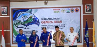 Menuju Kesiapsiagaan yang Berkelanjutan, BMKG Latih Warga Hadapi Gempa Pembukaan Sekolah Lapang Gempa Bumi BMKG di Karanganyar.
