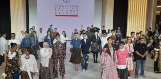 Kanvas Budaya: Cantiknya Paduan Batik Kudus & Denim Dalam Satu Napas