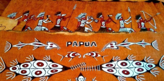 Bukhere, Tradisi Warga Jayapura yang Perlahan Menghilang Lukisan Warga Sentani : hubungan manusia dengan alam, dan mahluk hidup. Salah satunya adalah ikan hiu gergaji. Sumber : Chris Paino/Mongabay Indonesia